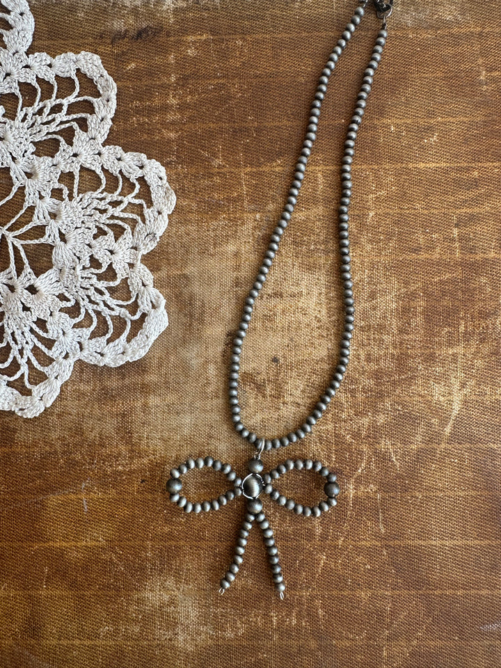 Navajo Style Pearl & Bow Necklace | 11"