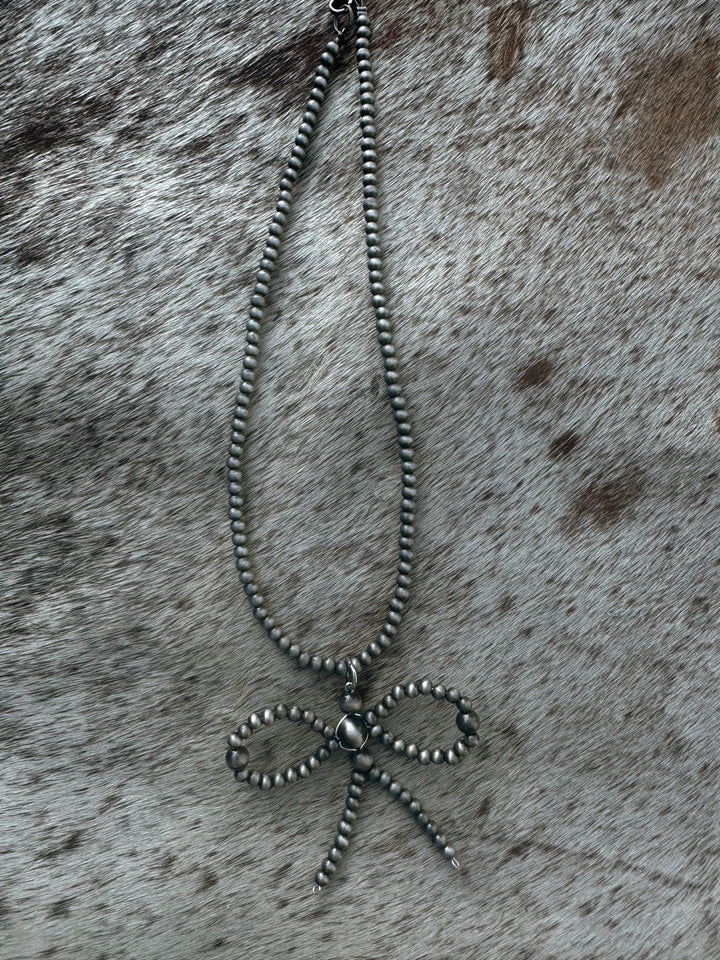 Navajo Style Pearl & Bow Necklace | 11"